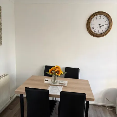 Contractor Park View With Private Parking
