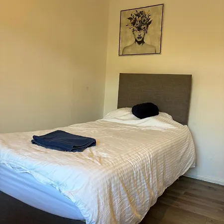 Contractor Park View With Private Parking * Bradford (West Yorkshire)