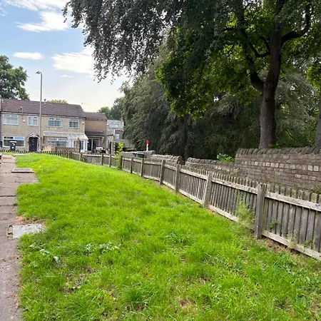 Contractor Park View With Private Parking * Bradford (West Yorkshire)