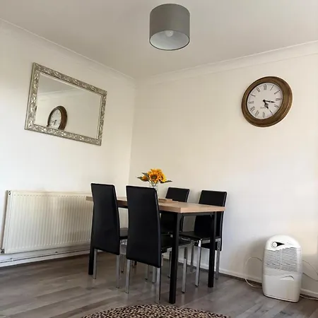 Contractor Park View With Private Parking * Bradford (West Yorkshire)